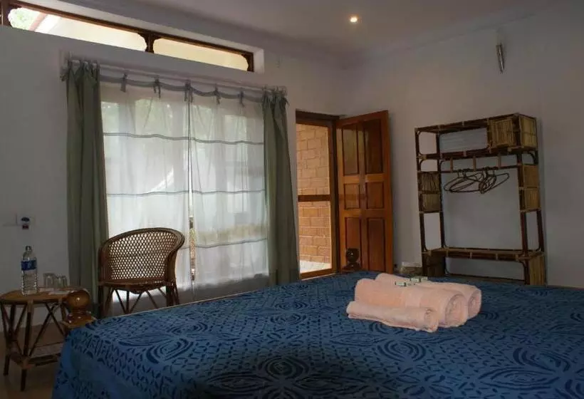 デラックスルーム, Ashiyana Cliff And Beach Resort