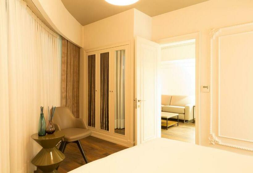 سوئیت جونیور با تخت بزرگ, Doubletree By Hilton Hotel Izmir Airport