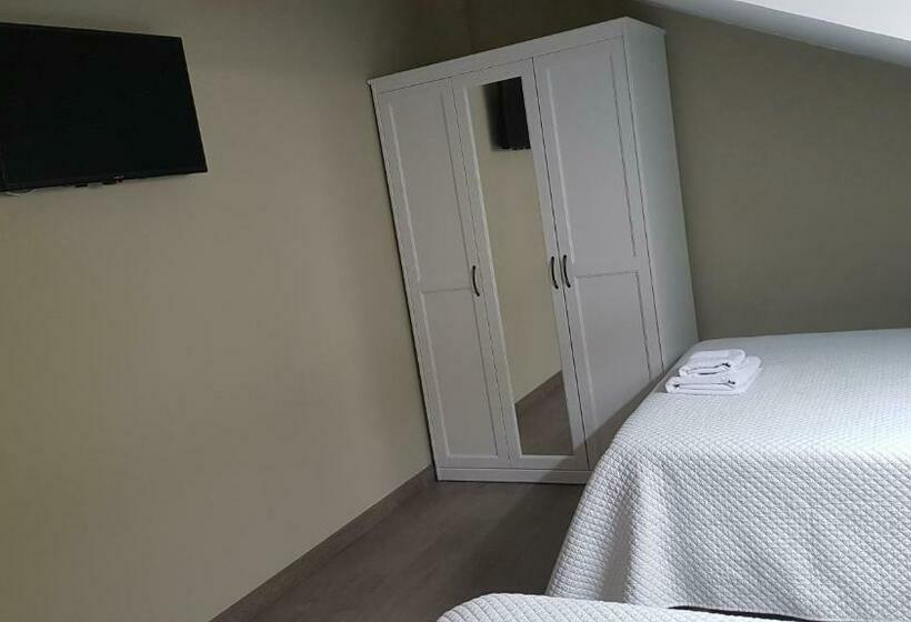 اتاق خانوادگی, El Balcón