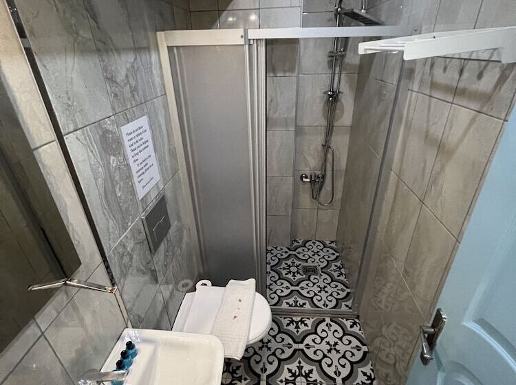 ファミリールーム, Rodin Suites