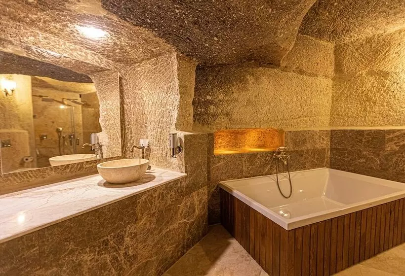 Suite Deluxe, Taskonak