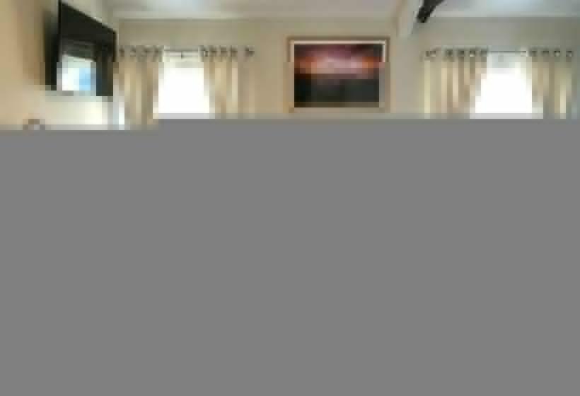 חדר אקונומי, The Black Swan