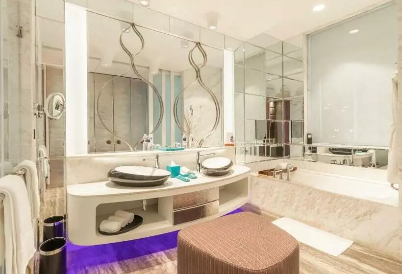Suite, W Goa