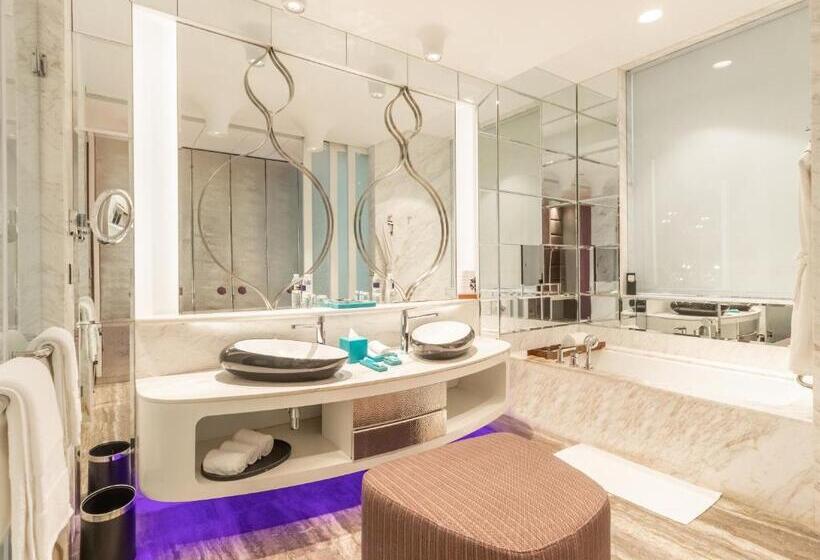 带大床的标准间, W Goa