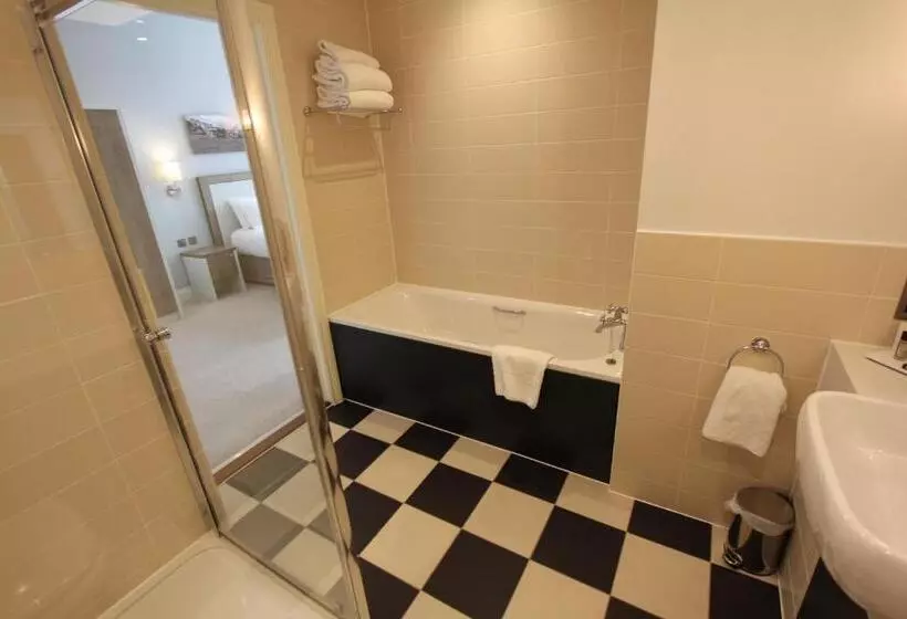 Junior Suite, Yarrow