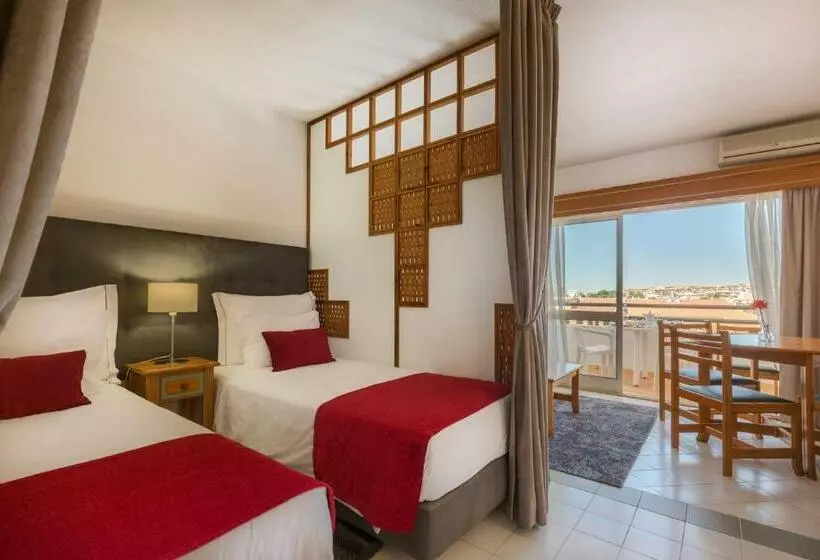 スタンダードスタジオ, Luna Hotel Da Oura
