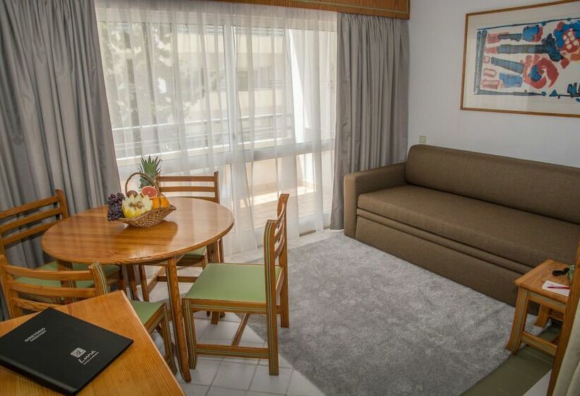 스탠다드 스튜디오, Luna Hotel Da Oura