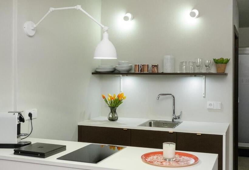 Studio Deluxe, Freyja Guesthouse & Suites