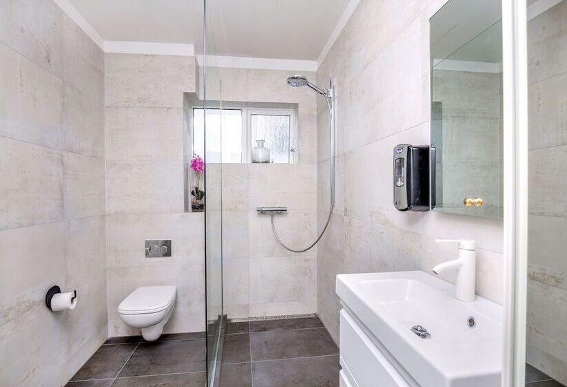 Chambre Standard Salle de Bains Commune, Freyja Guesthouse & Suites