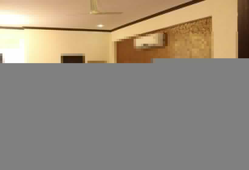 Deluxe Rum, Savi Regency