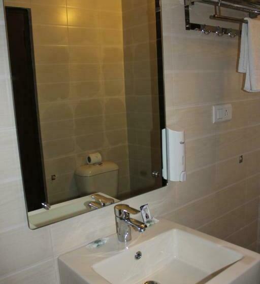 Deluxe Rum, Savi Regency