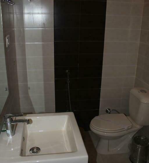 Deluxe Rum, Savi Regency