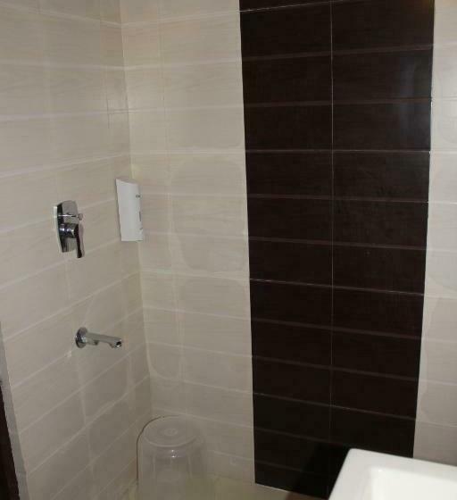 Deluxe Rum, Savi Regency