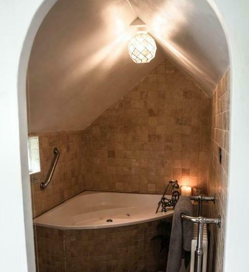 디럭스 스위트, The Jasmine Room