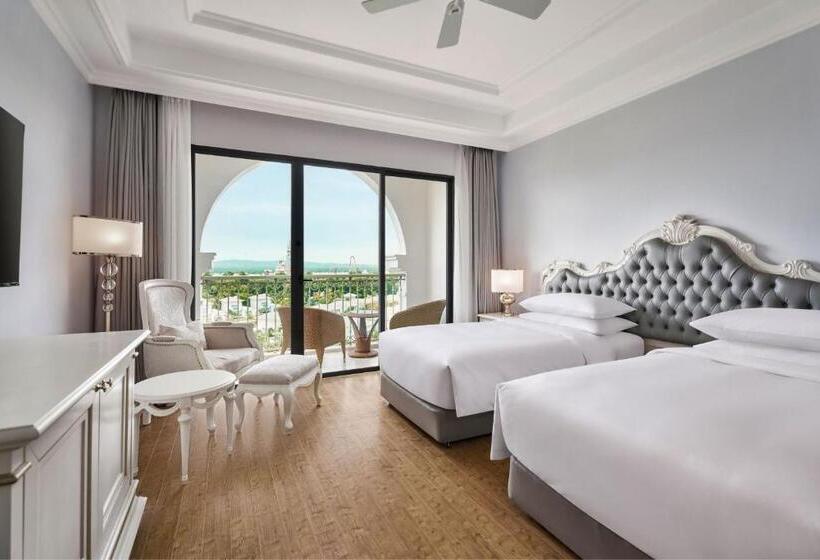 اتاق لوکس با چشم‌انداز باغ, Sheraton Phu Quoc Long Beach Resort