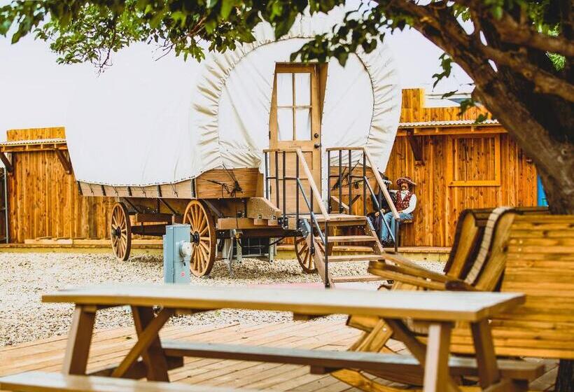 침실 2개 스위트, The Big Texan   Cabins And Wagons