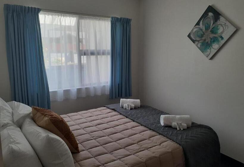شقة غرفتين, Golden Bay Motel