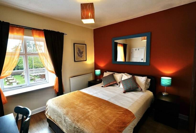 Номер Стандарт, The Wheatsheaf