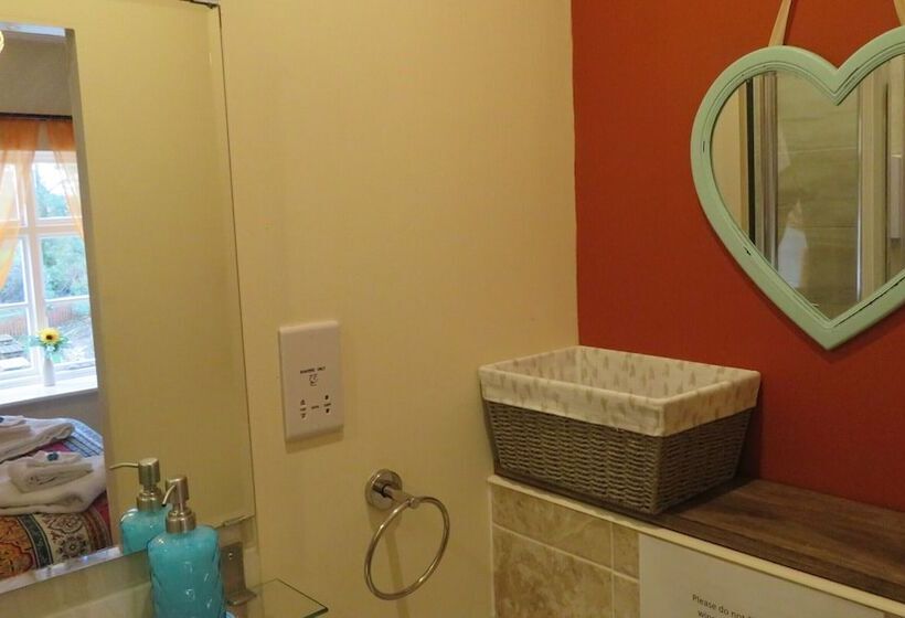 Номер Стандарт, The Wheatsheaf