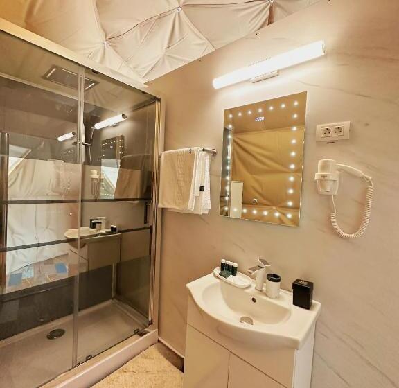 Standard Tent, Boutique Citadel