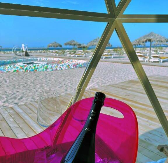 Standard Tent, Boutique Citadel