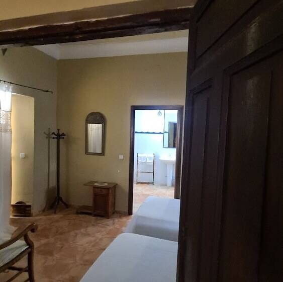 高级三人间, Casa Palacio Conde De Garcinarro