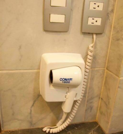 غرفه قياسيه سريرين مزدوجين, Ms