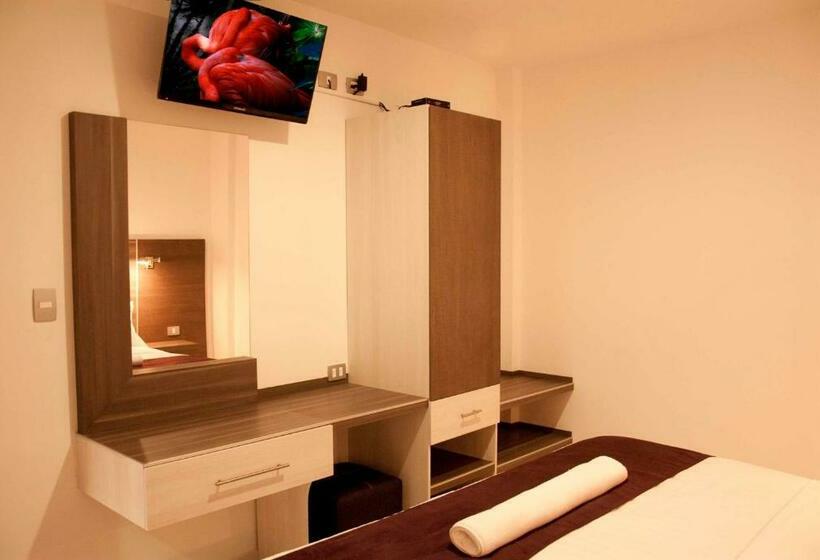 غرفه قياسيه سريرين مزدوجين, Ms