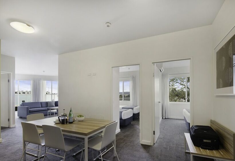 Апартаменты 3 Спальни, Quest Mawson Lakes