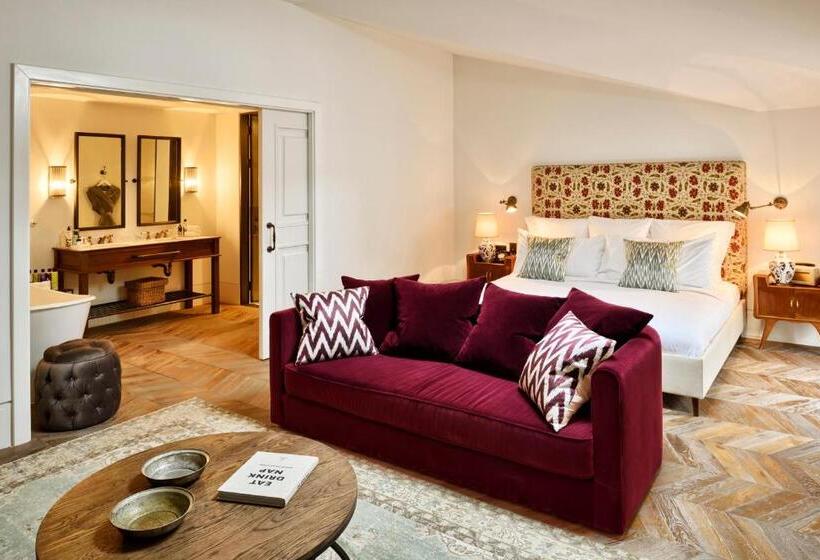 Plus Standard Room, Soho House Istanbul