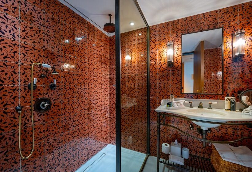 Plus Standard Room, Soho House Istanbul