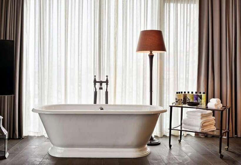 Plus Standard Room, Soho House Istanbul