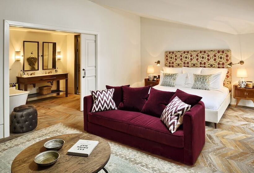 Plus Standard Room, Soho House Istanbul