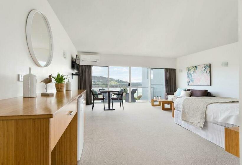 جناح ديلوكس, The Cove Kettering