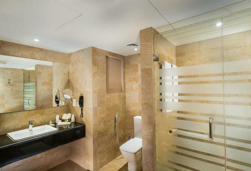 اتاق سوپریور با تخت بزرگ, Intercityhotel Salalah