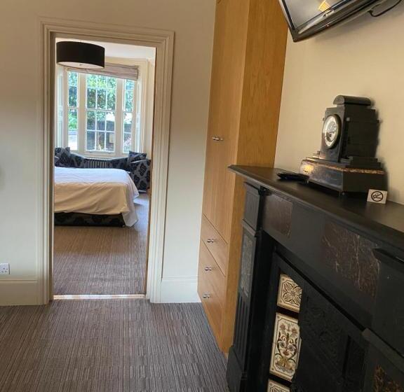 סוויטה משפחתית, Kennington B & B