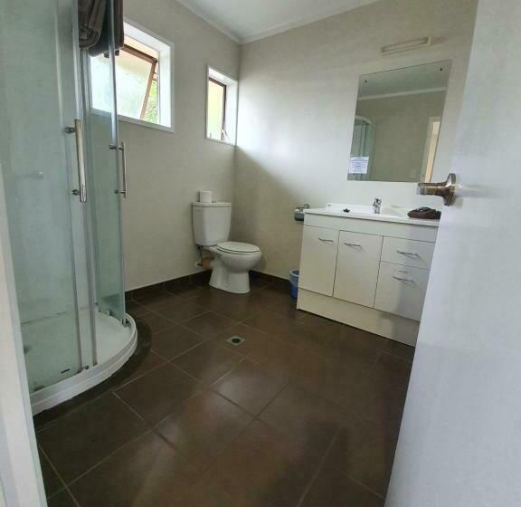 스위트, Ocean Inn Motel