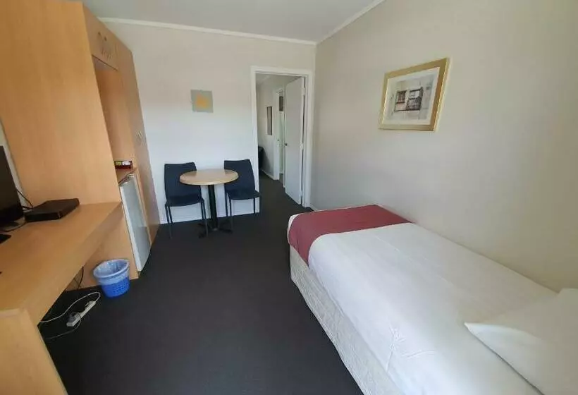 スイート, Ocean Inn Motel