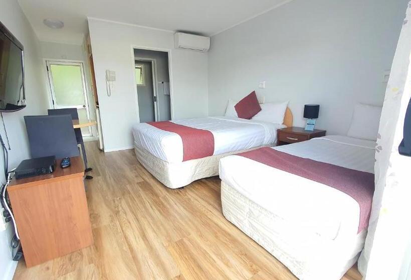 استودیوی استاندارد, Ocean Inn Motel