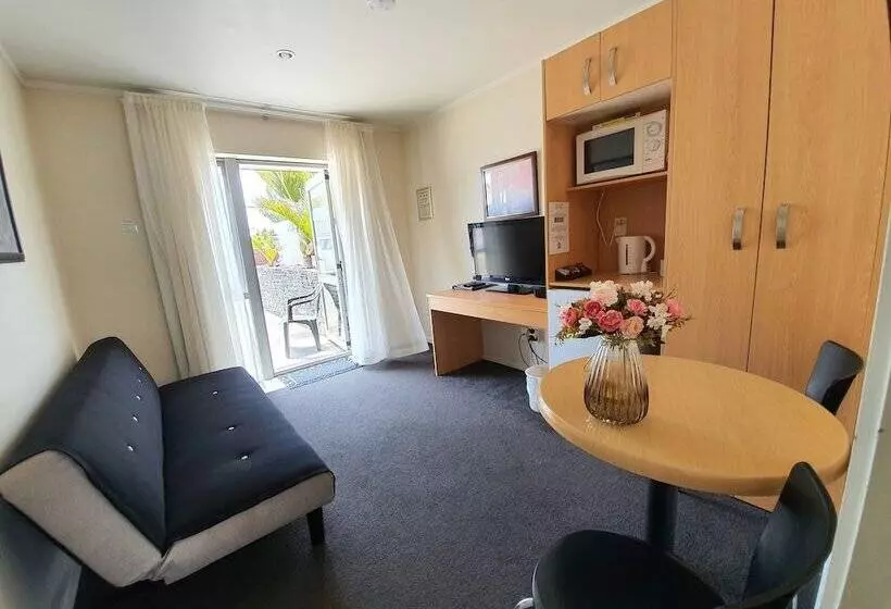 スイート, Ocean Inn Motel