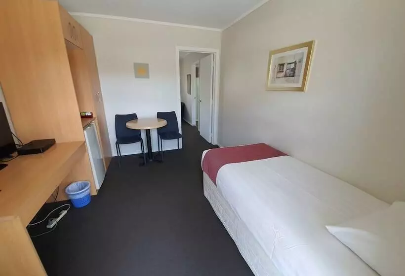 スイート, Ocean Inn Motel