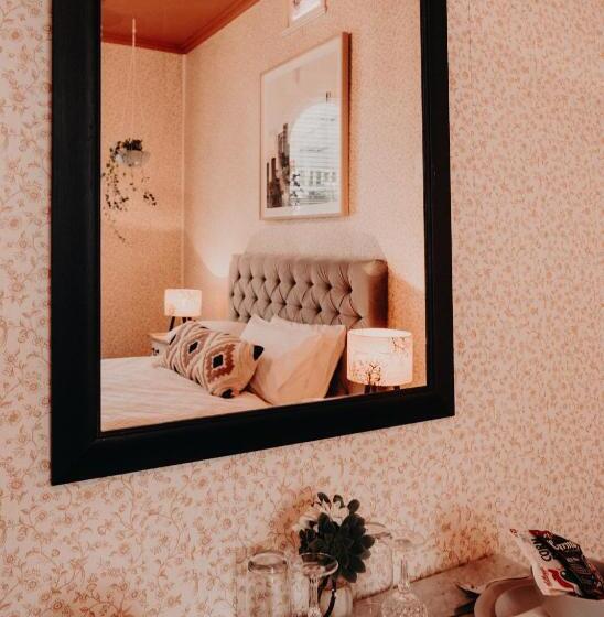 デラックスルーム, Genesta House