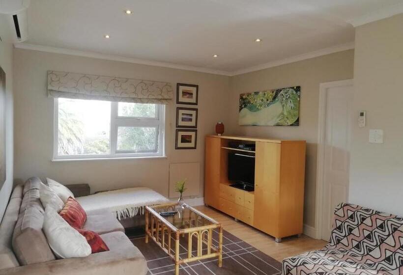 Номер Стандарт с Балконом, Maroela House