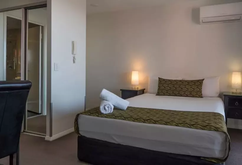 プレミアムルーム, The Chermside Apartments