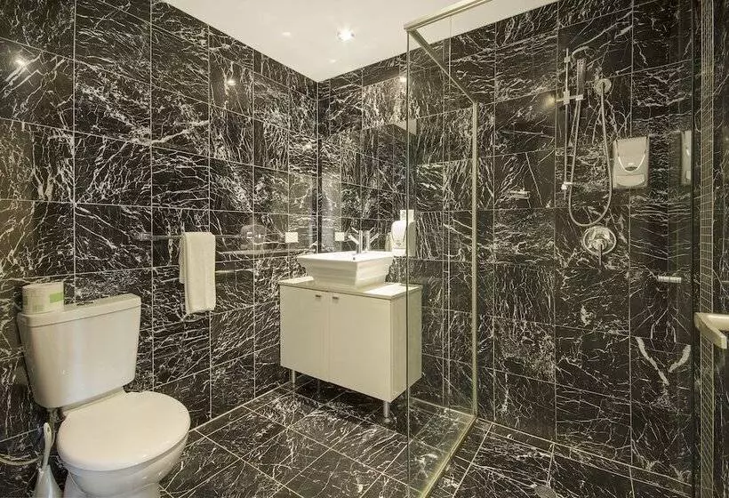 プレミアムルーム, The Chermside Apartments
