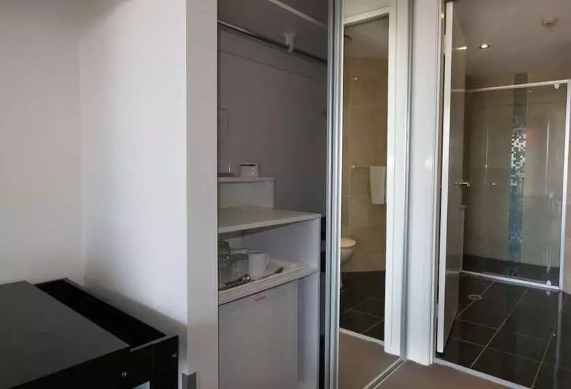 プレミアムルーム, The Chermside Apartments