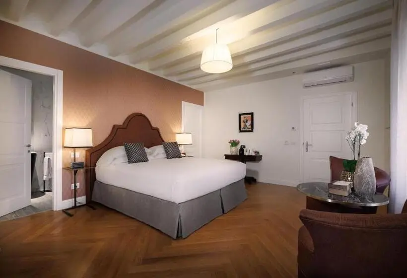 اتاق لوکس با تخت بزرگ, Maison Santa Croce