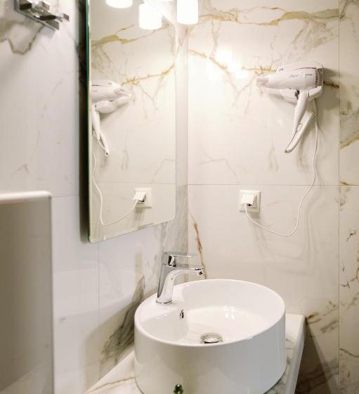 スタンダードトリプルルーム, Angela Rooms