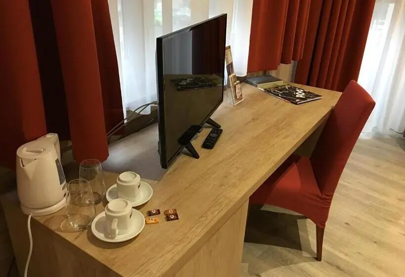اتاق استاندارد سه نفره, Auberge La Veranda