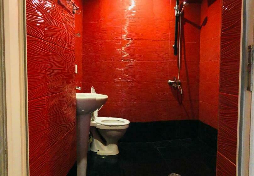 اتاق خانوادگی, Old Rabati